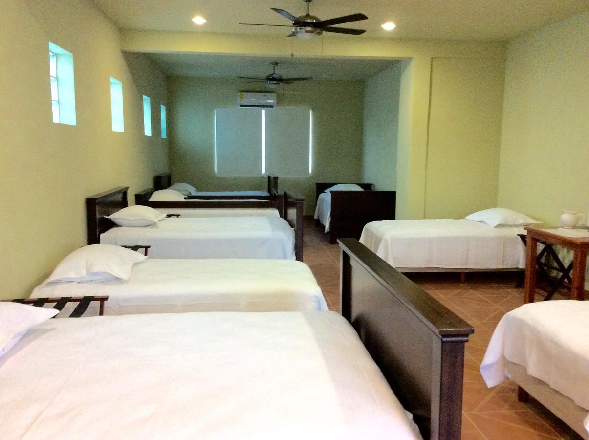 Casa Paloma Blanca Hostel Isla Mujeres Esterno foto